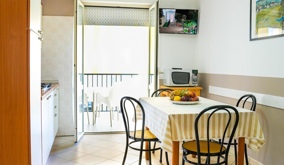 Residence Riviera Alba Adriatica Eksteriør bilde
