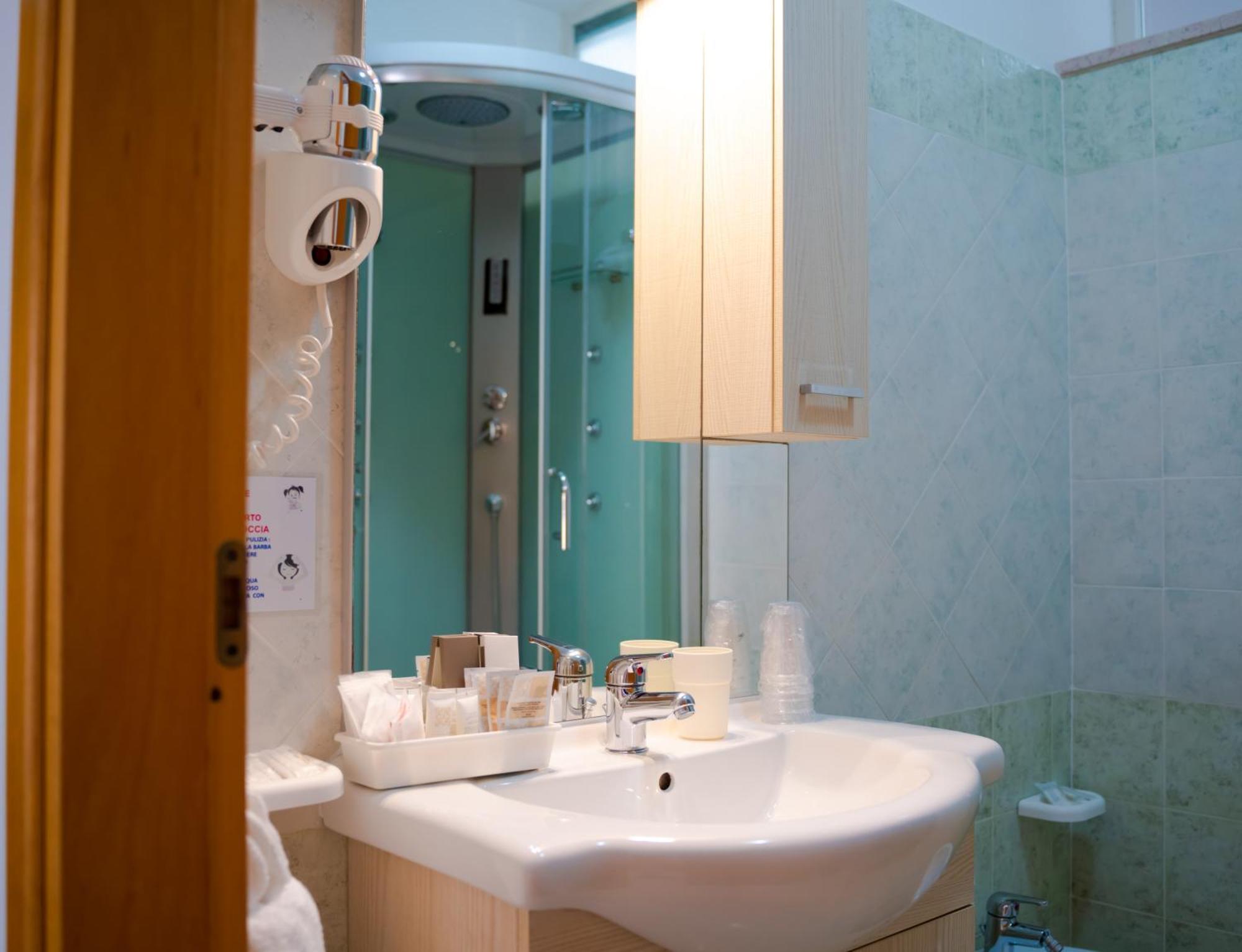 Residence Riviera Alba Adriatica Eksteriør bilde