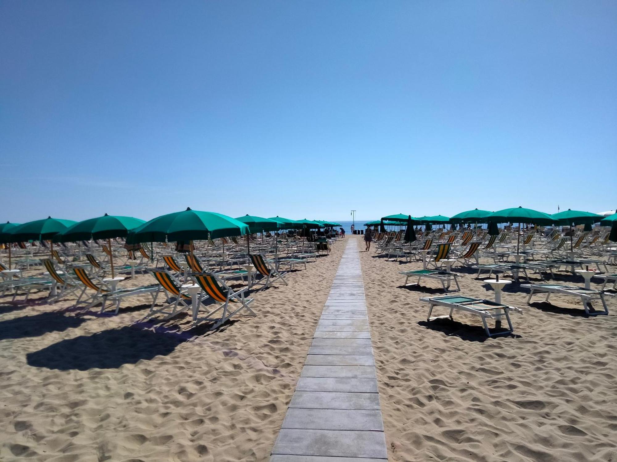Residence Riviera Alba Adriatica Eksteriør bilde