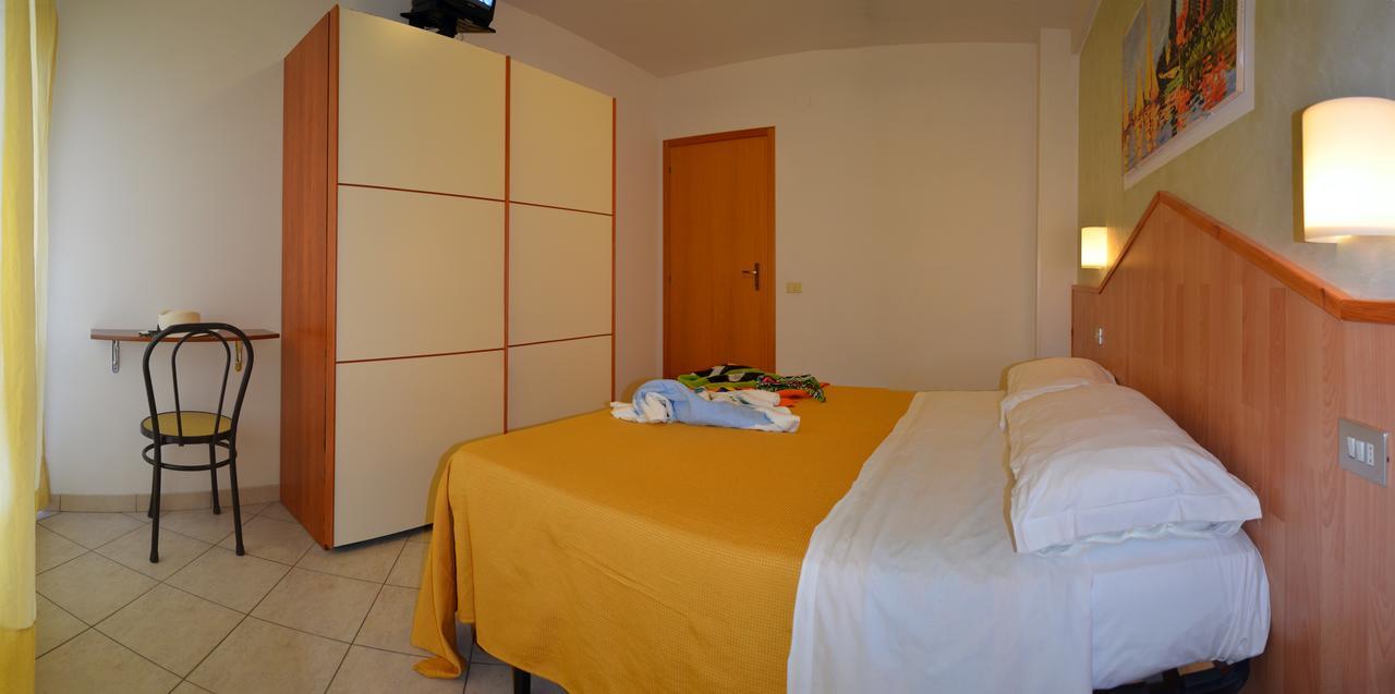 Residence Riviera Alba Adriatica Eksteriør bilde